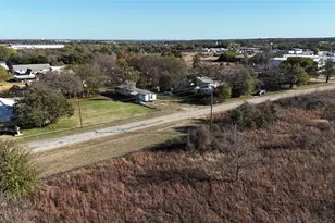 214 Pearson Ln, Azle, TX 76020 - Photo 3