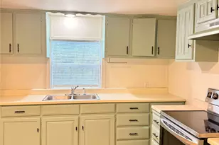 923 Guadalupe River Dr, Granbury, TX 76048 - Photo 15