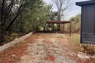 923 Guadalupe River Dr, Granbury, TX 76048 - Photo 5