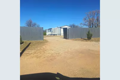 130 Trails End Circle, Millsap, TX 76066 - Photo 1