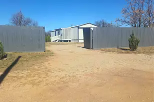 130 Trails End Cir, Millsap, TX 76066 - Photo 1