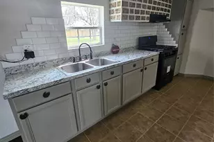 130 Trails End Cir, Millsap, TX 76066 - Photo 13