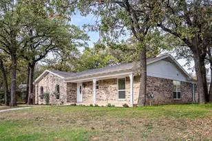 632 Melbourne Ct, Hurst, TX 76053 - Photo 1