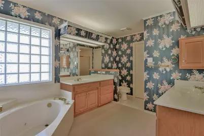 9110 Ravenswood Road, Granbury, TX 76049 - Photo 23