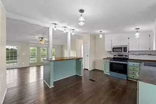 401 Barker St, Bowie, TX 76230 - Photo 5