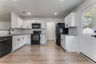 5808 Glenshee Dr, Fort Worth, TX 76135 - Photo 9