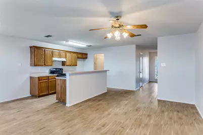 4522 Alamosa Street, Fort Worth, TX 76119 - Photo 3