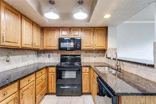 9416 Penny Ln, Irving, TX 75063 - Photo 13