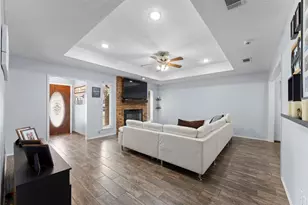 2705 Dover Gardens Dr, Arlington, TX 76017 - Photo 7