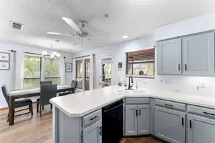 2705 Dover Gardens Dr, Arlington, TX 76017 - Photo 11