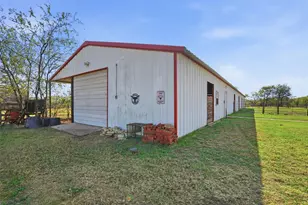 1045 Floyd Hampton Rd, Crowley, TX 76036 - Photo 31