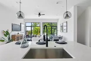 430 E 8th, Dallas, TX 75203 - Photo 11