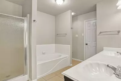 1067 Roundrock Drive, Saginaw, TX 76179 - Photo 11