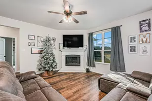 1035 Northern Oaks Ct, Springtown, TX 76082 - Photo 5