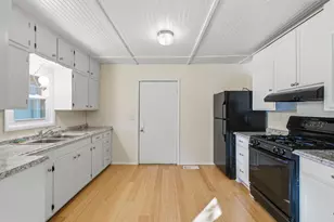 917 Carpenter St, Azle, TX 76020 - Photo 7