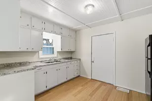 917 Carpenter St, Azle, TX 76020 - Photo 5