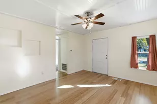 917 Carpenter St, Azle, TX 76020 - Photo 9