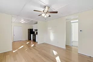 917 Carpenter St, Azle, TX 76020 - Photo 11