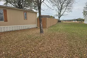 119 Still Water St, Gun Barrel City, TX 75156 - Photo 3