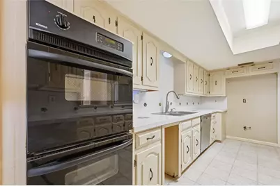 3213 Stonehenge Lane, Carrollton, TX 75006 - Photo 17