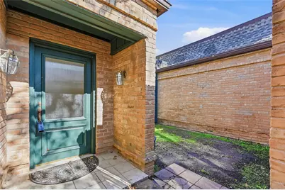 3213 Stonehenge Lane, Carrollton, TX 75006 - Photo 3