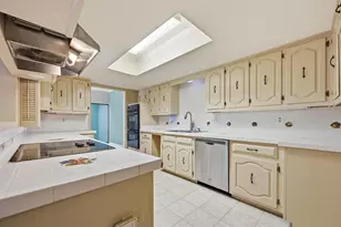 3213 Stonehenge Ln, Carrollton, TX 75006 - Photo 15