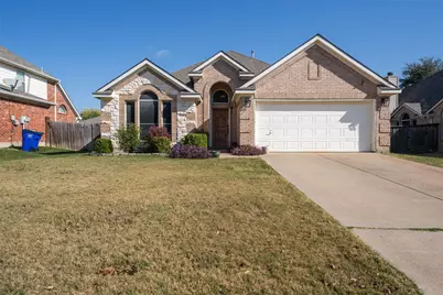 704 Dickerson Lane, Mansfield, TX 76063 - Photo 5