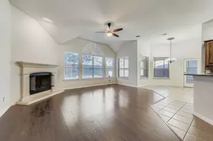 8406 Pecan Creek Dr, Arlington, TX 76001 - Photo 5