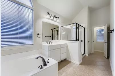 8406 Pecan Creek Drive, Arlington, TX 76001 - Photo 17