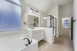 8406 Pecan Creek Dr, Arlington, TX 76001 - Photo 17