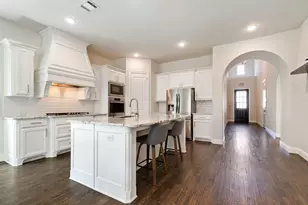 7742 Cooke Dr, Irving, TX 75063 - Photo 5