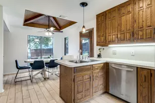 1210 Wiltshire Dr, Carrollton, TX 75007 - Photo 9