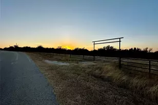 107 Rock Salt Ct, Springtown, TX 76082 - Photo 21