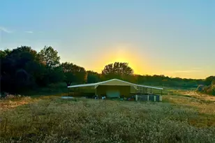 107 Rock Salt Ct, Springtown, TX 76082 - Photo 17