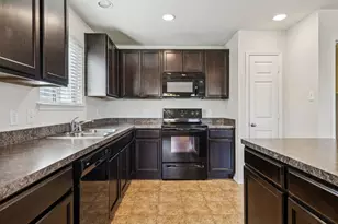 1613 Megan Creek Dr, Little Elm, TX 75068 - Photo 13