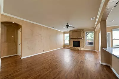 2852 England Parkway, Grand Prairie, TX 75054 - Photo 3
