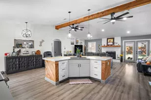 203 Lemon Dr, Arlington, TX 76018 - Photo 3