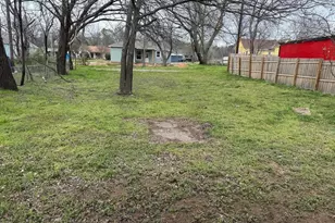 509 W Coffin St, Denison, TX 75020 - Photo 11