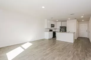 2029 Clay St, Mabank, TX 75147 - Photo 3