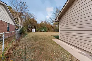 1705 E Hilton St, Sherman, TX 75090 - Photo 37