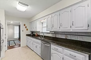 2401 Bluffton Dr, Plano, TX 75075 - Photo 19