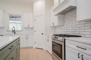 711 King Charles Rd, Scroggins, TX 75480 - Photo 9