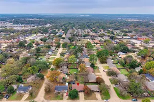 704 Clover Park Dr, Arlington, TX 76013 - Photo 23