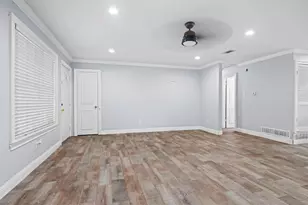 704 Clover Park Dr, Arlington, TX 76013 - Photo 3