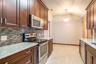 4018 View Point Dr, Granbury, TX 76048 - Photo 13