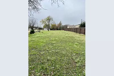 1303 N Shawnee Street, Ennis, TX 75119 - Photo 1