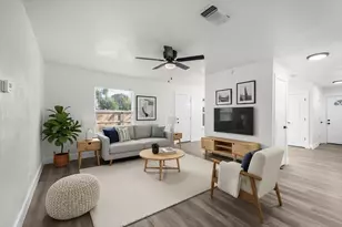 2933 Lucinda Ln, Fort Worth, TX 76119 - Photo 3