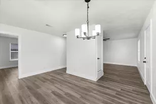 2933 Lucinda Ln, Fort Worth, TX 76119 - Photo 11