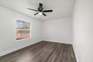 2933 Lucinda Ln, Fort Worth, TX 76119 - Photo 19