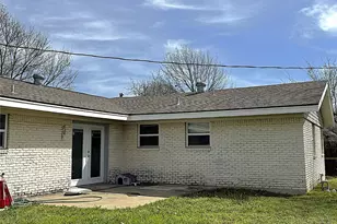 725 Danish Dr, Grand Prairie, TX 75050 - Photo 11